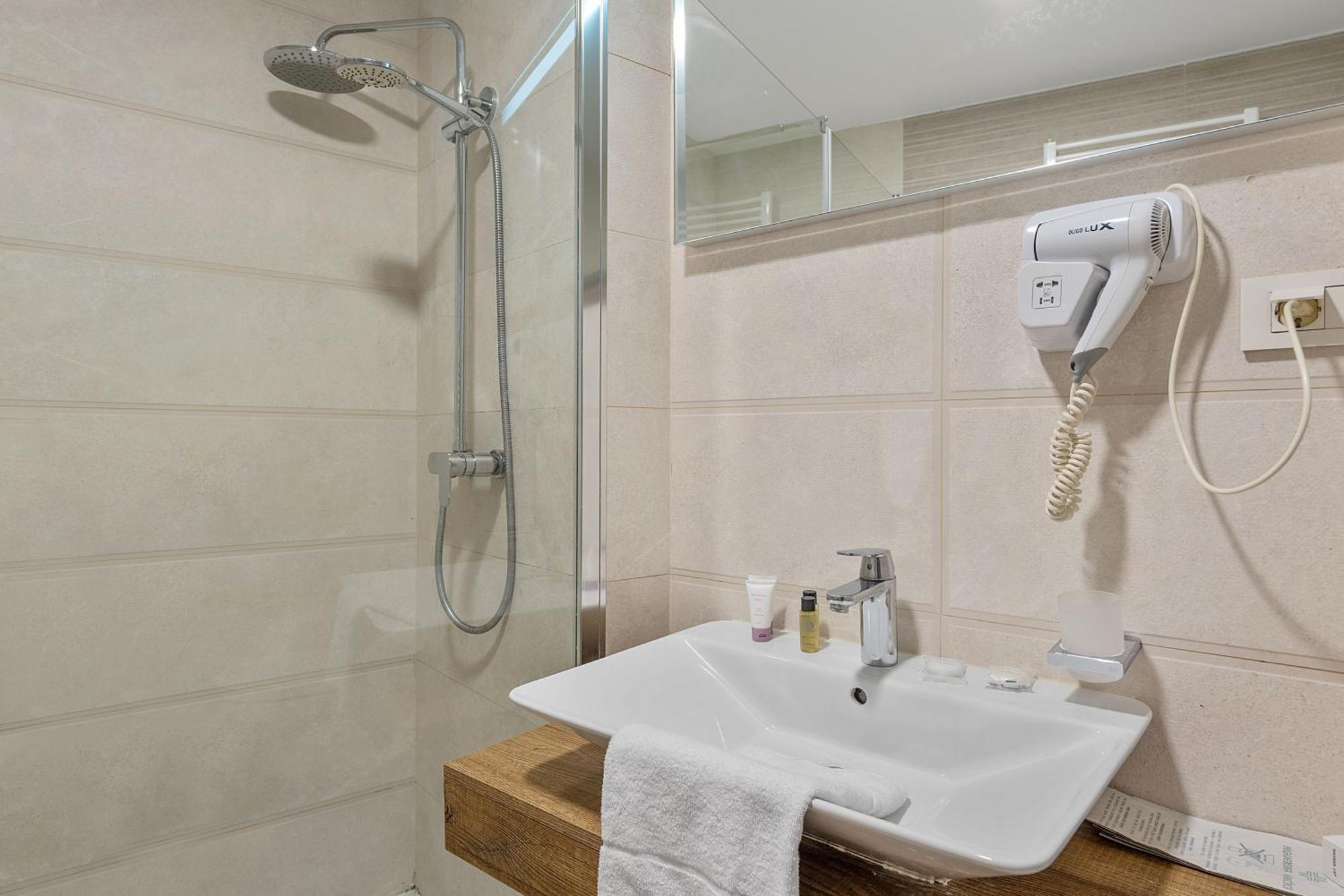 Boutique Hotel Mali Raj โอปาติยา ภายนอก รูปภาพ